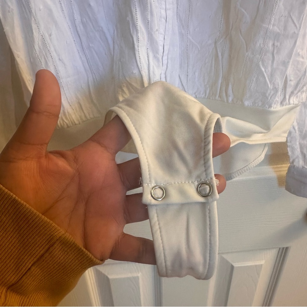 DANIELLE BERNSTEIN  White V-Neck long sleeve Bodysuit - Picture 5 of 8